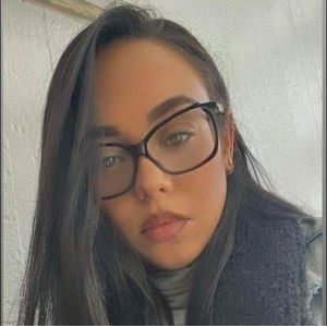 Meet your Posher, Rose